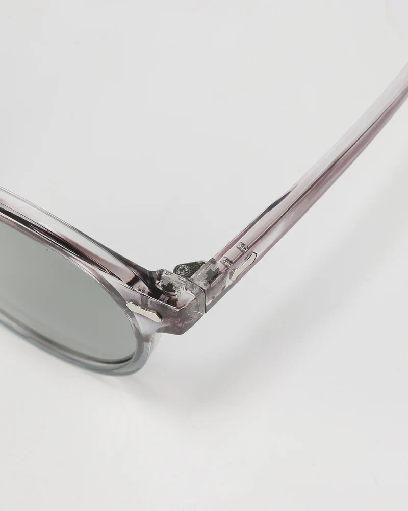 VENICE Old Money Sunglasses - Image 3